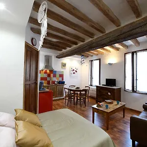 Appartamento Studio L'angelo, LʼIsle-sur-la-Sorgue